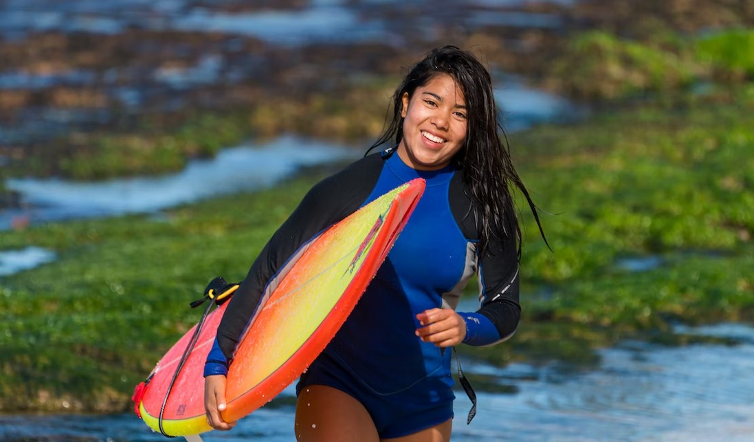 Best Rash Guards for Women to Scuba Dive and Swim